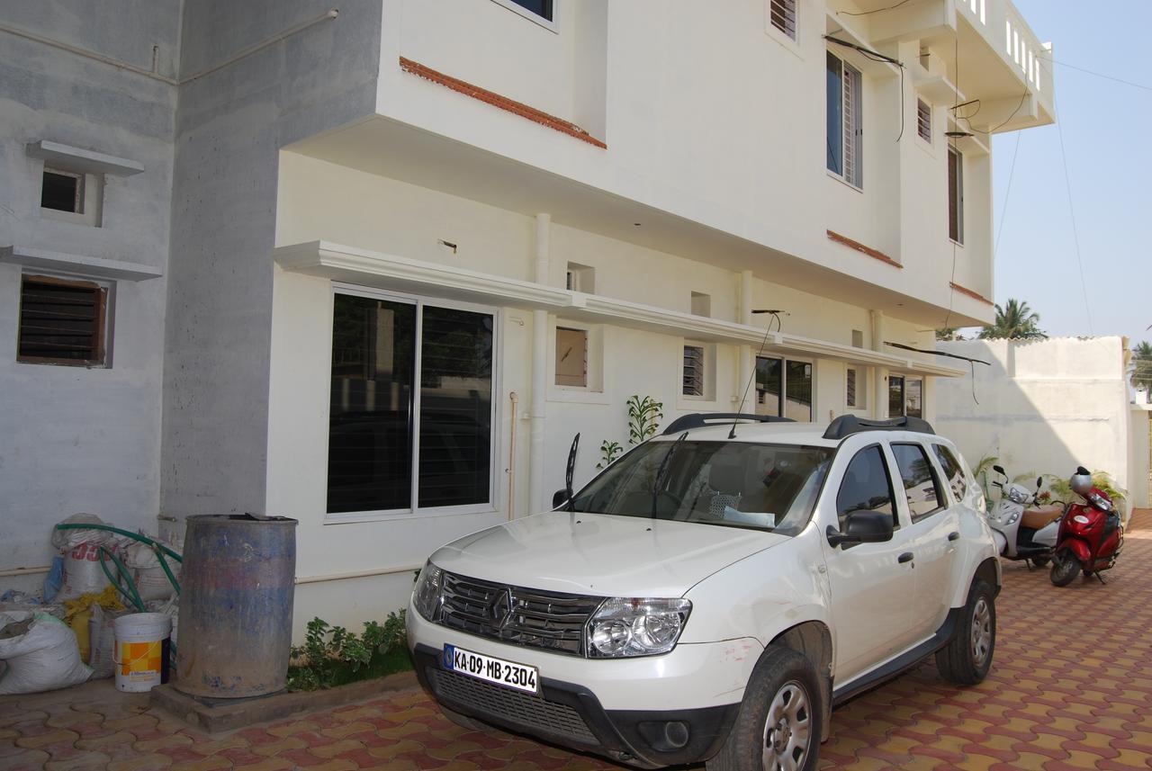 Отель Pratham Residency Майсур Экстерьер фото