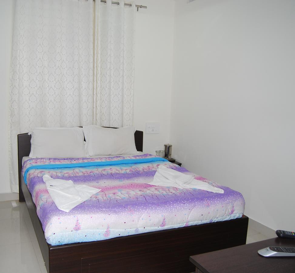 Отель Pratham Residency Майсур Экстерьер фото